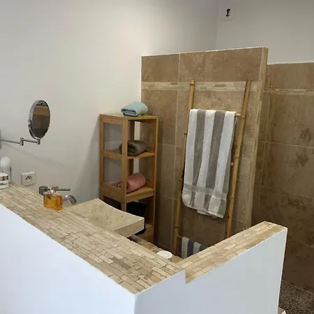 Cosy T2 Vue Climatise Wifi Et Equipe Refait A Neuf Ajaccio (Corsica)