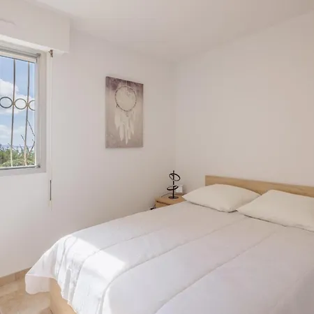 Cosy T2 Vue Climatise Wifi Et Equipe Refait A Neuf Apartament *