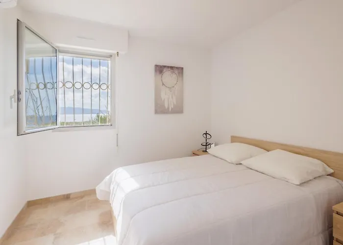 Cosy T2 Vue Climatise Wifi Et Equipe Refait A Neuf Ajaccio (Corsica)